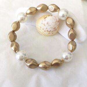 stretch bracelet gold and pearl 🆕